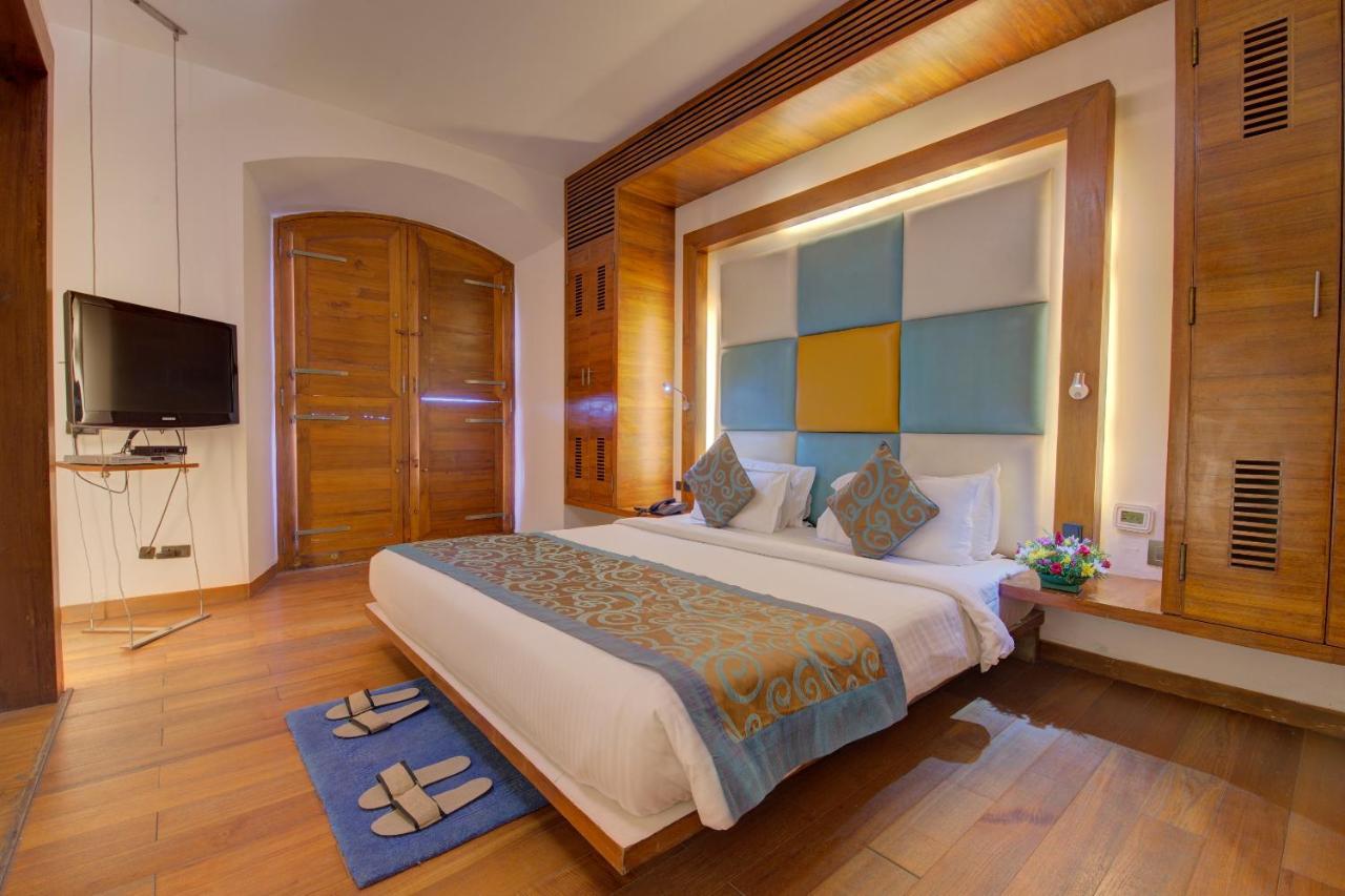 Hotel The Promenade Puducherry Zewnętrze zdjęcie